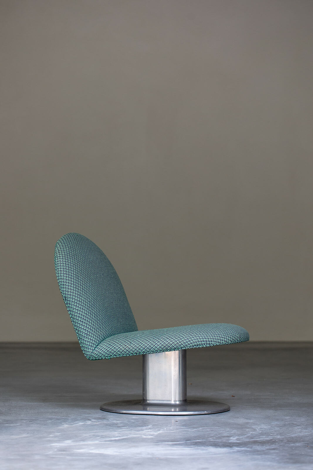 Ettore Sottsass 'Harlow' low chair for Poltronova